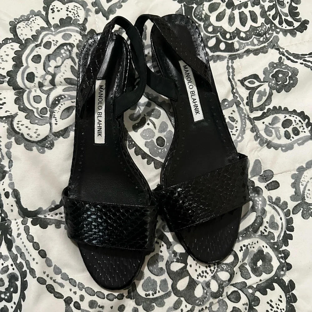 Manolo Blahnik Textured Black Sandals - Picture 2 of 16
